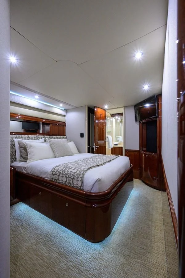 a bed in a hotel room aboard ALWAYS BAREFOOT Yacht for Sale