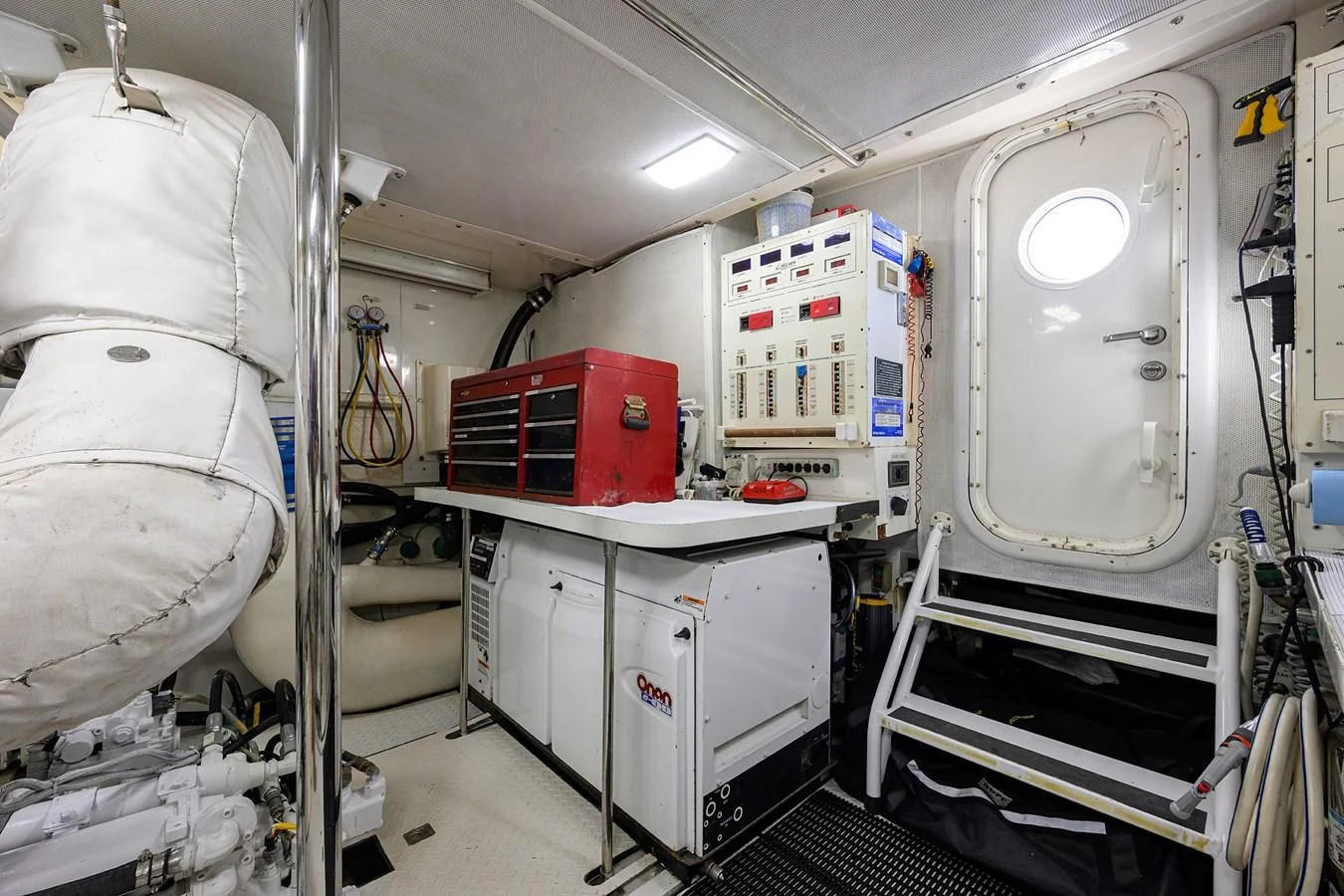 a room with medical equipment aboard ALWAYS BAREFOOT Yacht for Sale