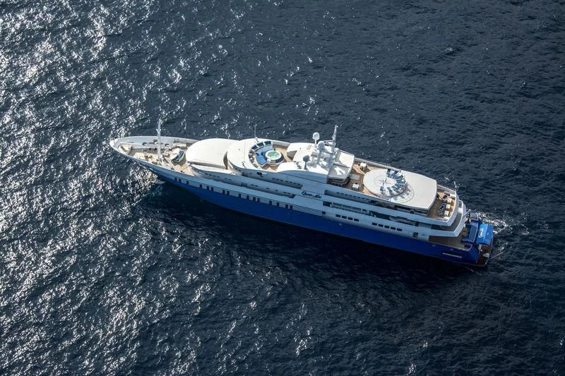 a boat in the water aboard QUEEN MIRI Yacht for Sale