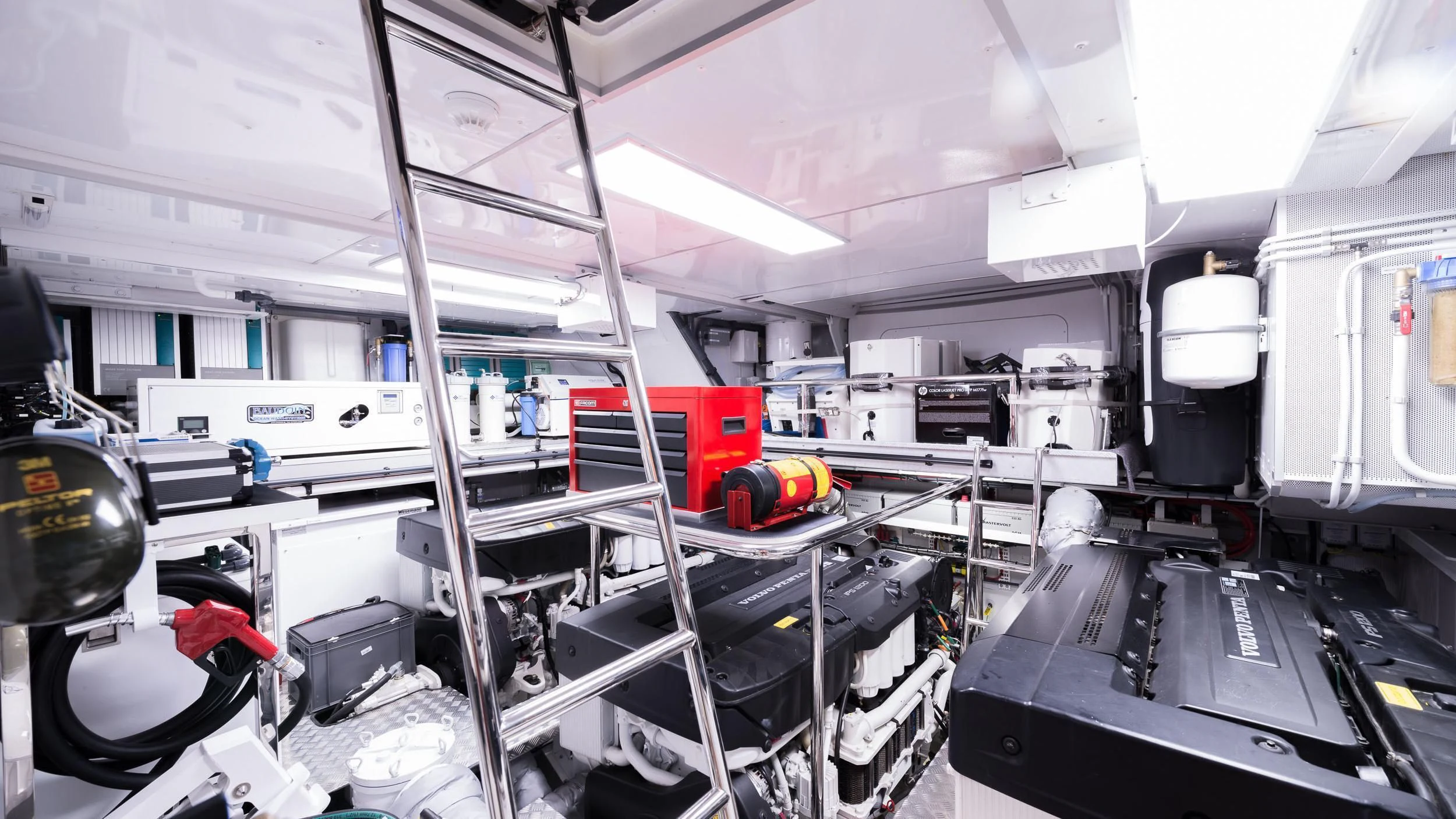 a room with machinery aboard O NOSO UNO Yacht for Sale