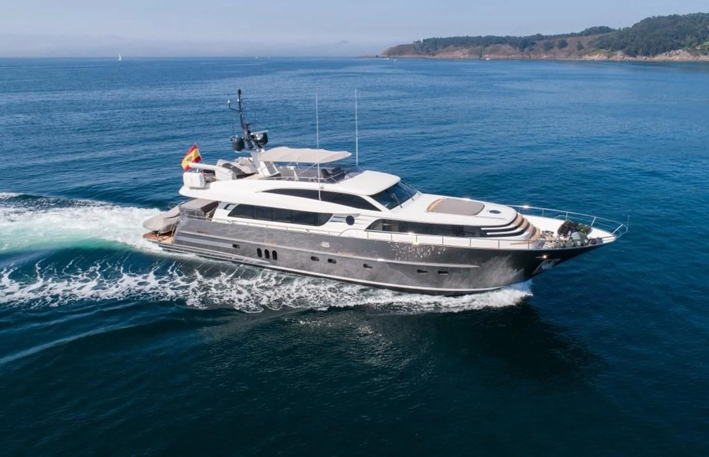 a boat on the water aboard O NOSO UNO Yacht for Sale