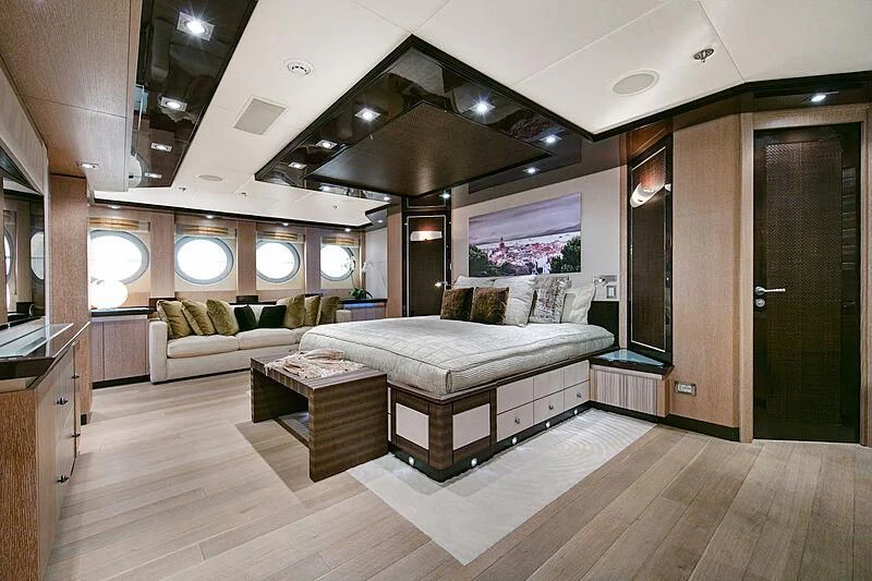 a large living room with a large ceiling aboard FIVE Yacht for Sale