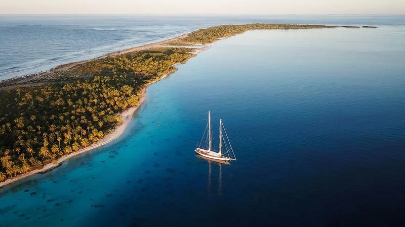 a boat sailing on the sea aboard WINDROSE OF AMSTERDAM Yacht for Sale