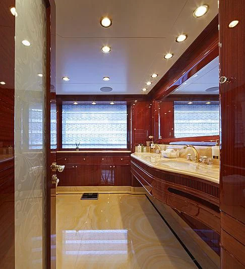 a large bathroom with a large tub aboard FORWIN Yacht for Sale
