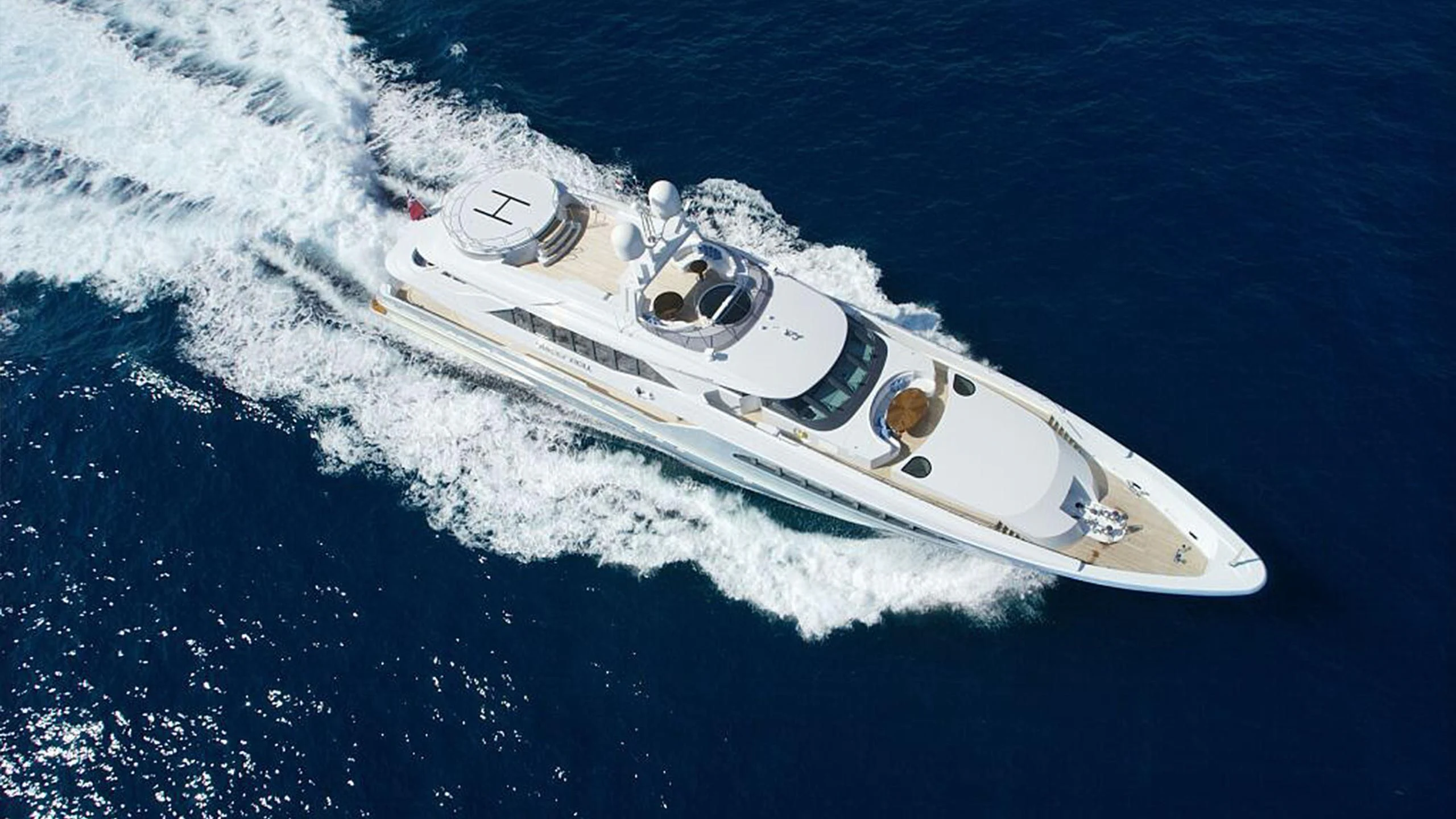 a space ship in the water aboard KING LOUIS Yacht for Sale