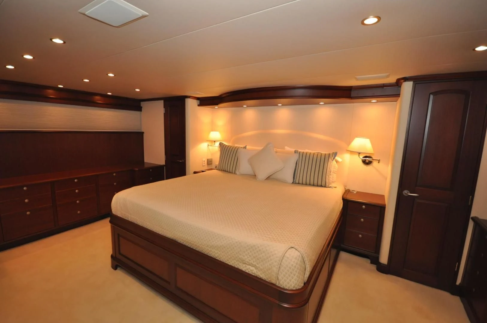 a hotel room with a bed aboard LUCK A LEE IV Yacht for Sale