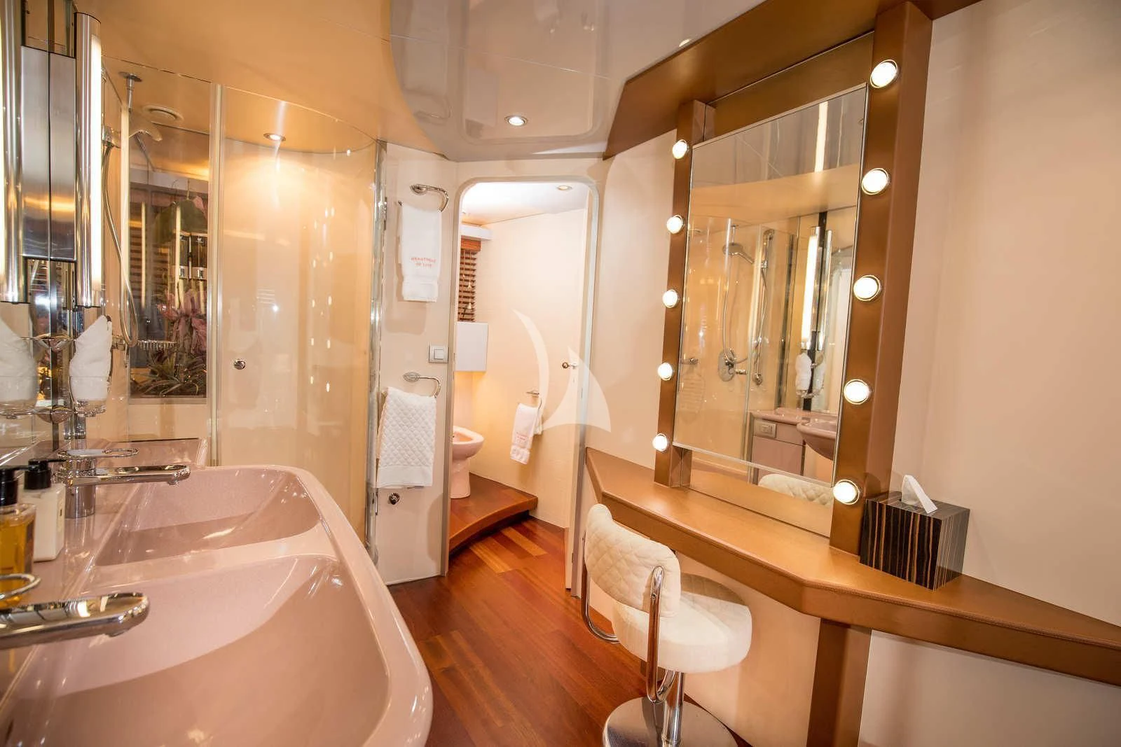 a bathroom with a large bathtub aboard HEARTBEAT OF LIFE Yacht for Sale