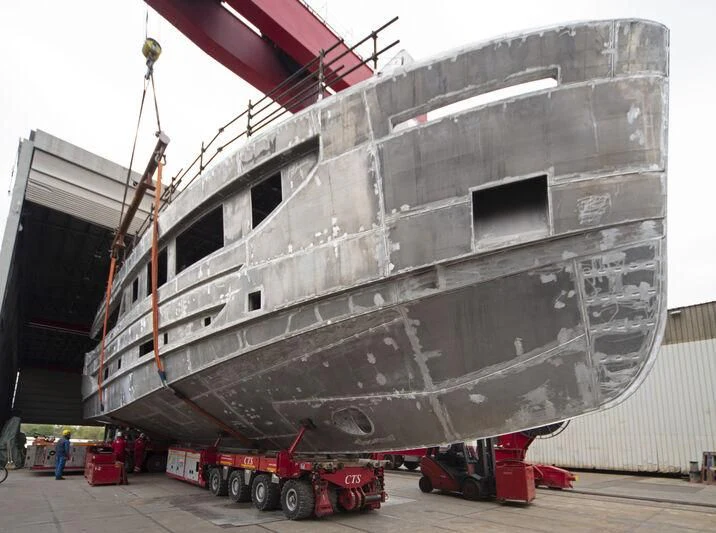 a large metal ship aboard VITTORIA VELOCE 32 RPH #01 Yacht for Sale