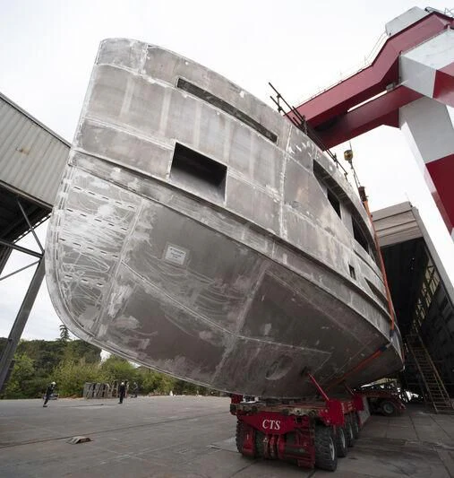 a large metal object with a red object on the side aboard VITTORIA VELOCE 32 RPH #01 Yacht for Sale