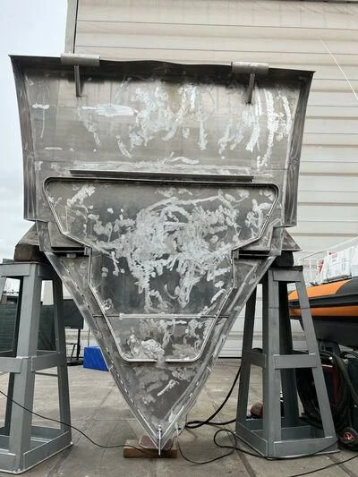 a glass container with a design aboard VITTORIA VELOCE 32 RPH #01 Yacht for Sale