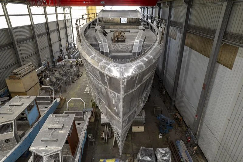 a room with a large machine aboard VITTORIA VELOCE 32 RPH #01 Yacht for Sale