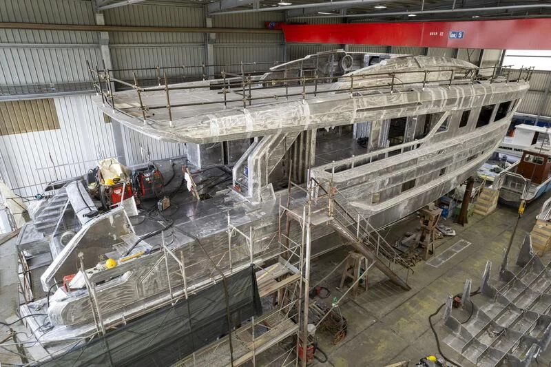 a large factory with several machines aboard VITTORIA VELOCE 32 RPH #01 Yacht for Sale