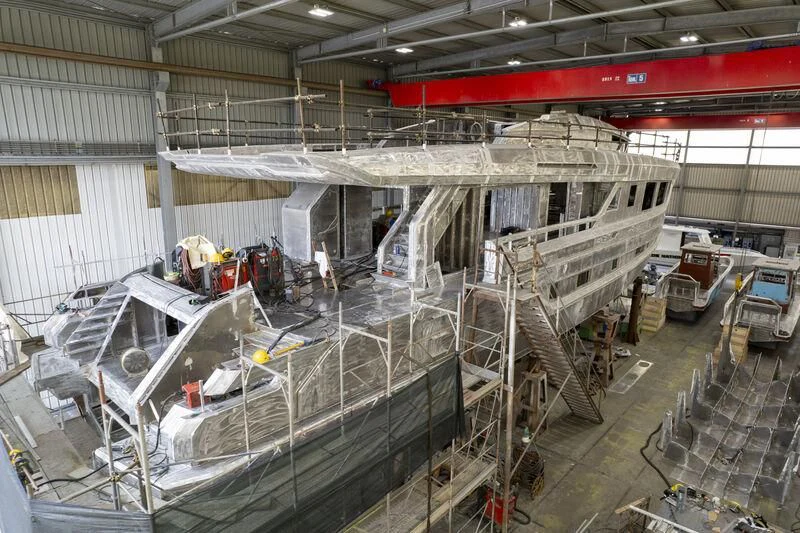 a large factory with several machines aboard VITTORIA VELOCE 32 RPH #01 Yacht for Sale