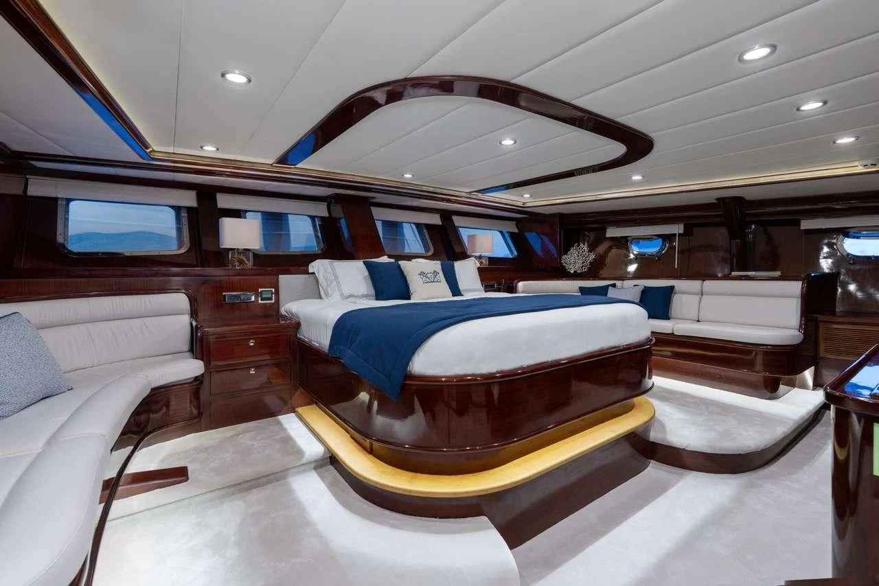 inside of a boat aboard PERFORMANCE FEE Yacht for Sale