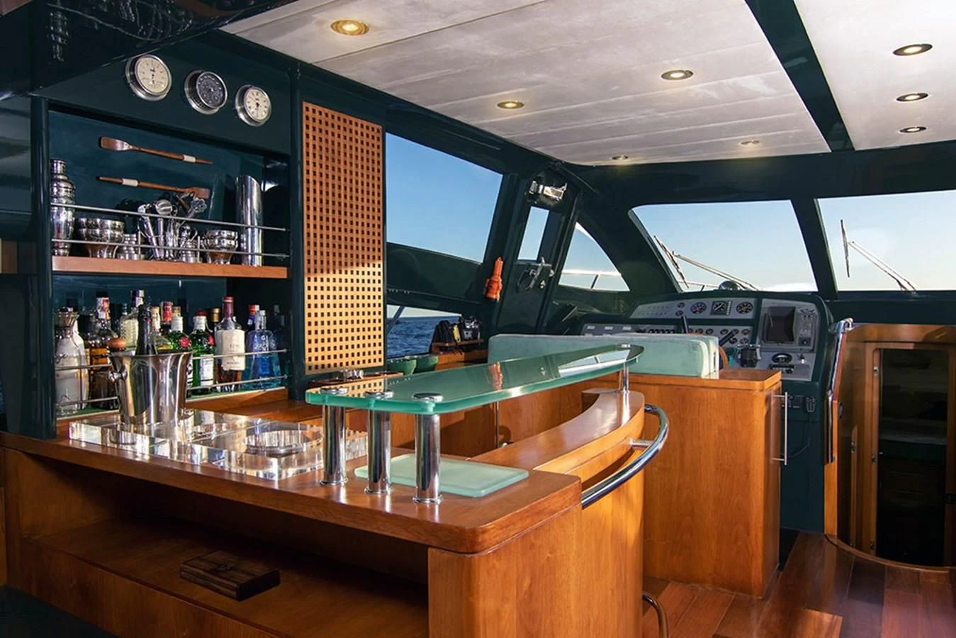 a bar with a bar and a bar aboard MACAMI Yacht for Sale