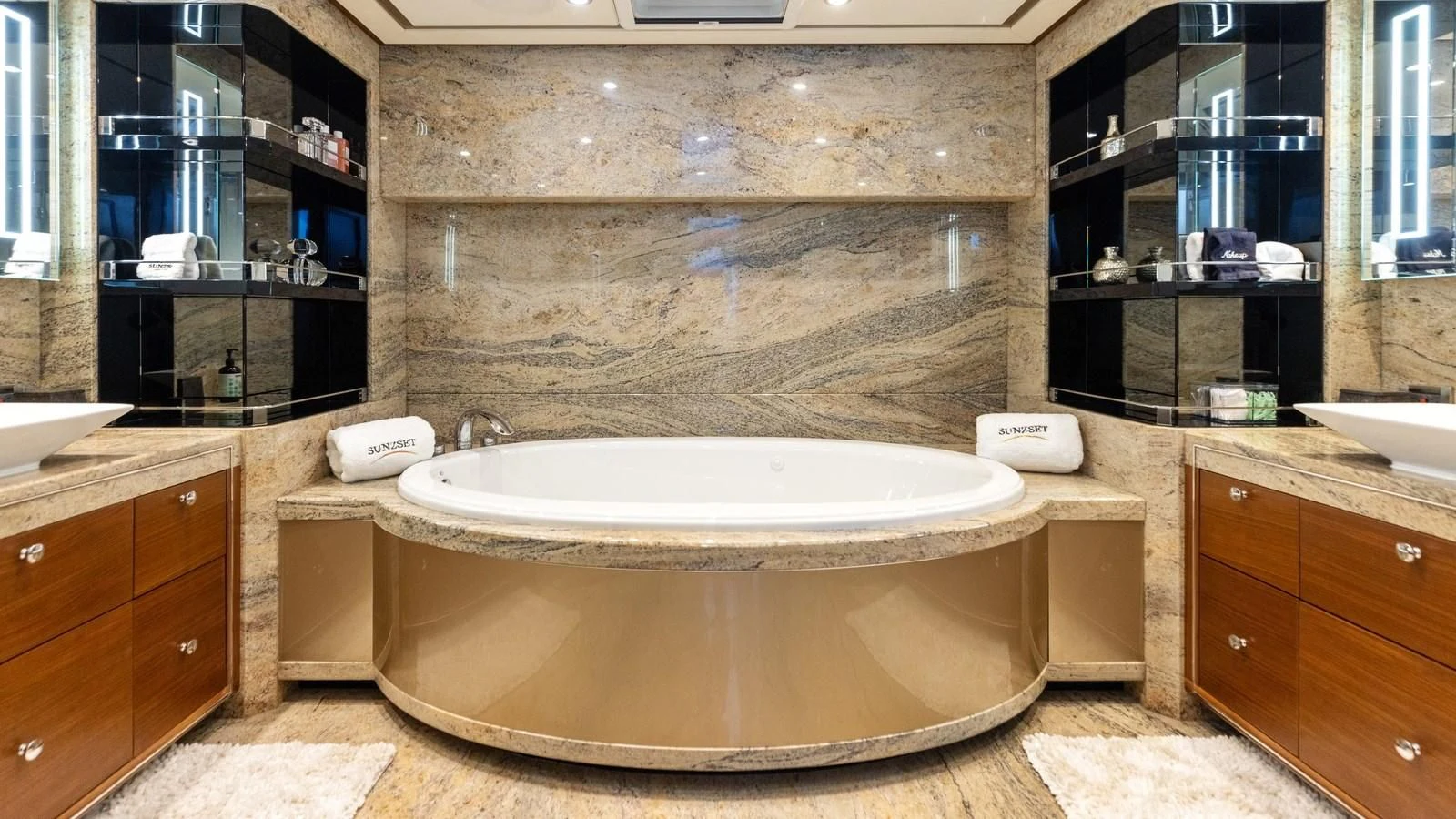 a bathroom with a large tub aboard CLAYMAKER Yacht for Sale
