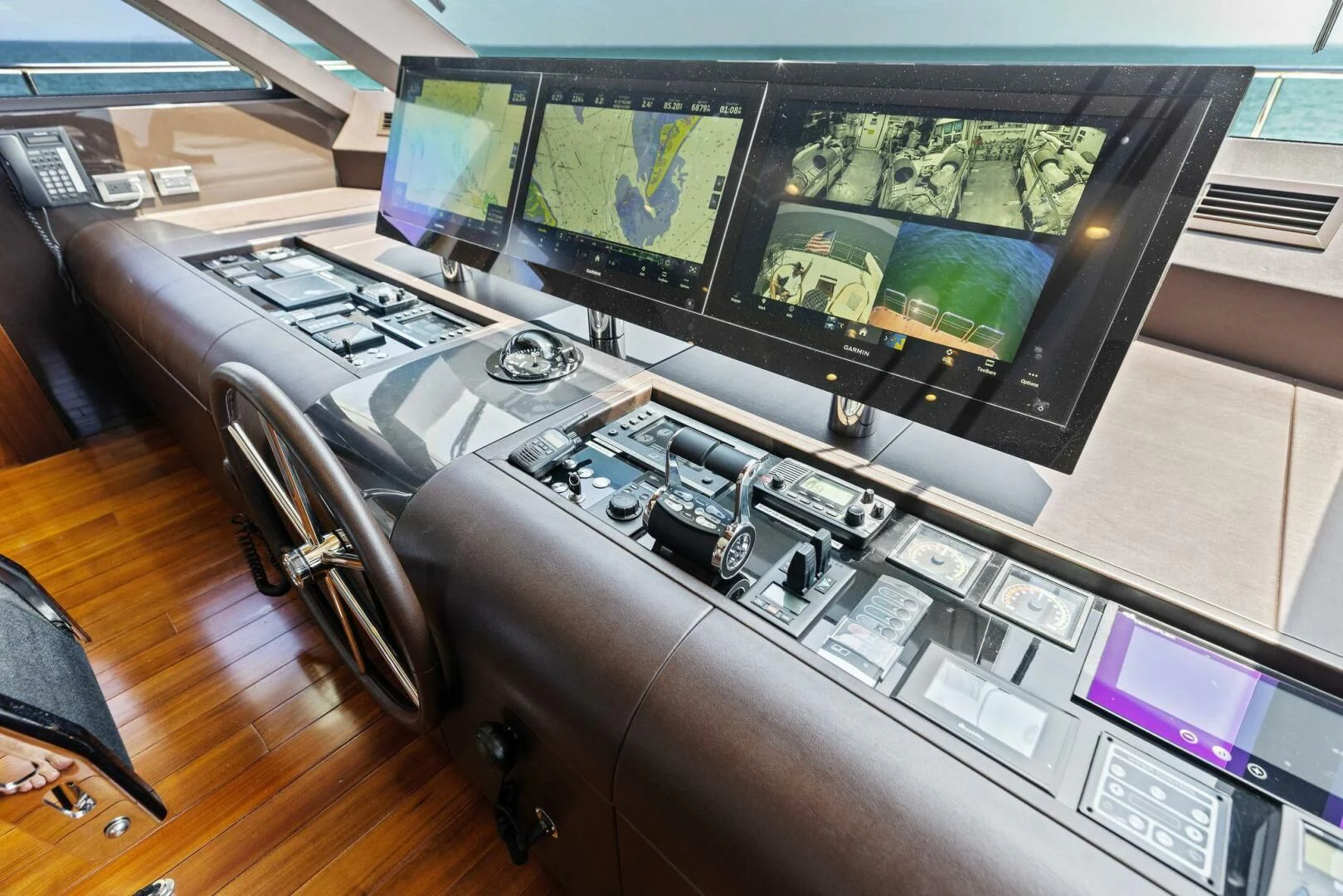 a room with a computer and a chair aboard CLAYMAKER Yacht for Sale