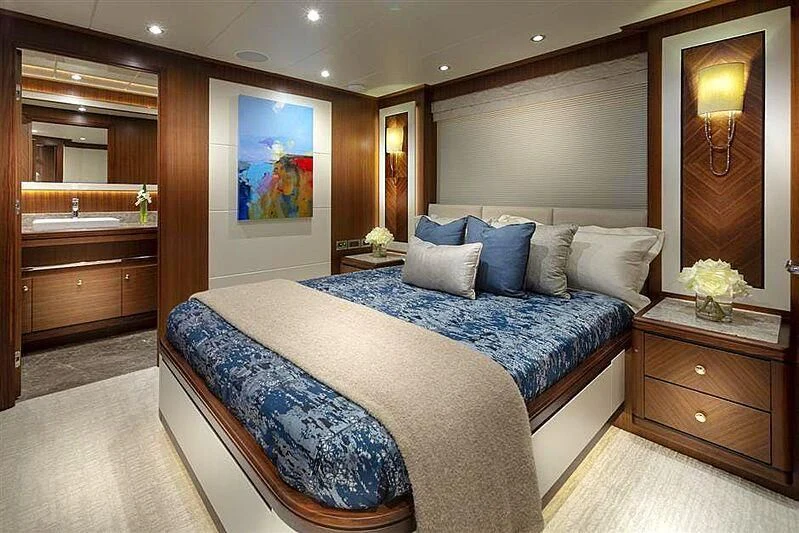 a bed in a hotel room aboard CLAYMAKER Yacht for Sale