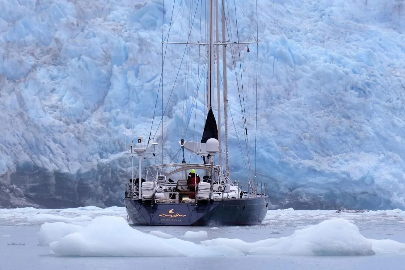 a boat in the snow aboard ZANZIBAR Yacht for Sale