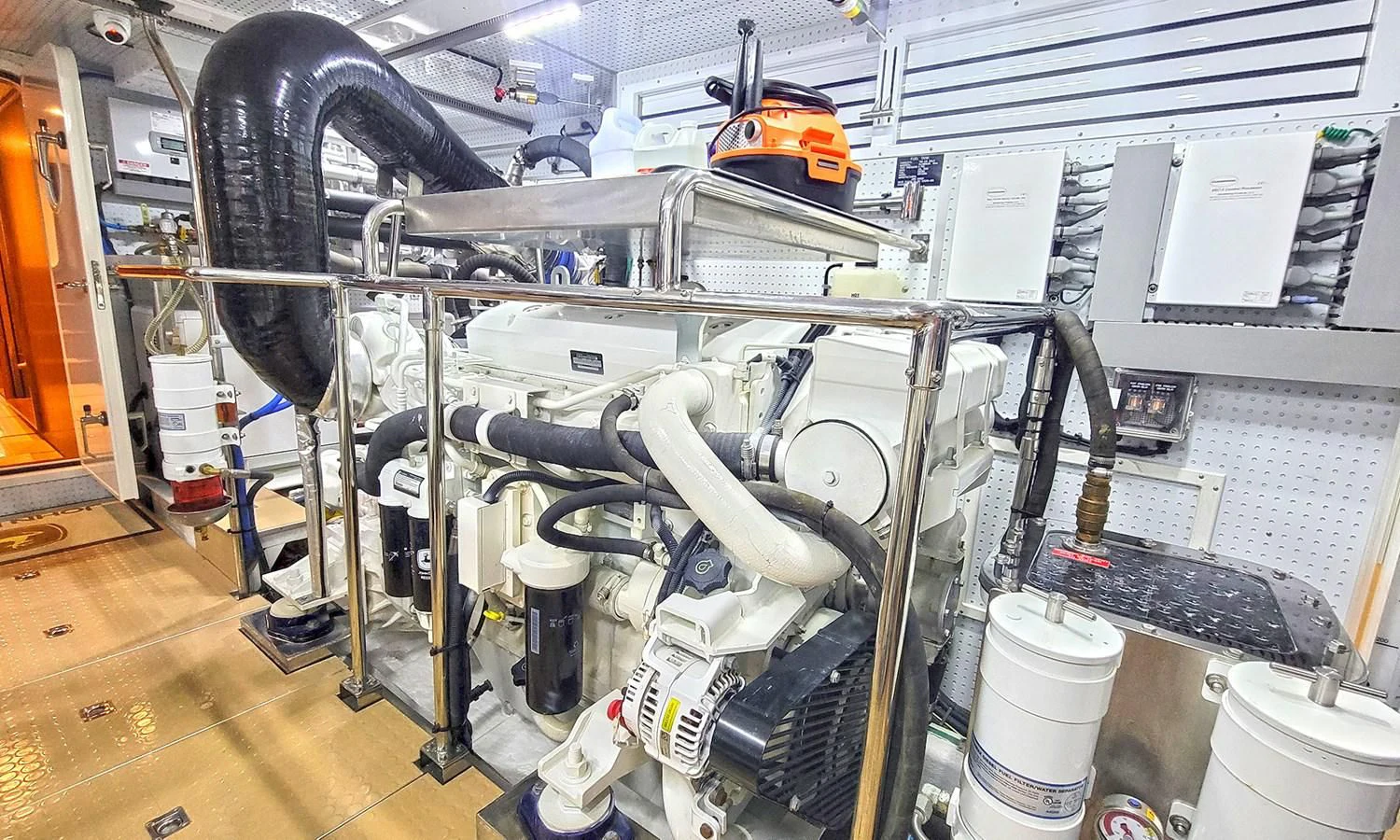 a machine with a large metal pipe aboard SUERTUDO Yacht for Sale