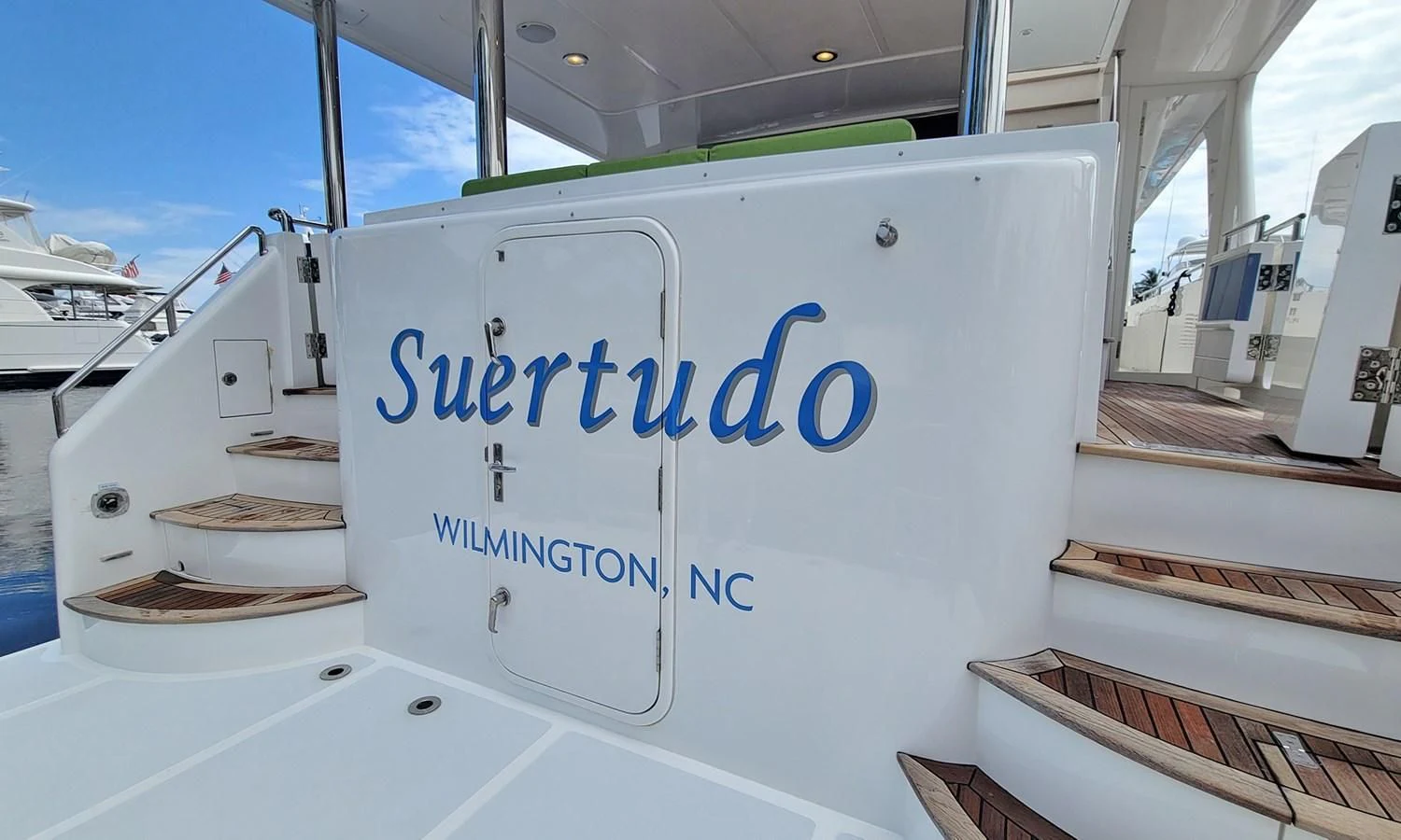 text aboard SUERTUDO Yacht for Sale