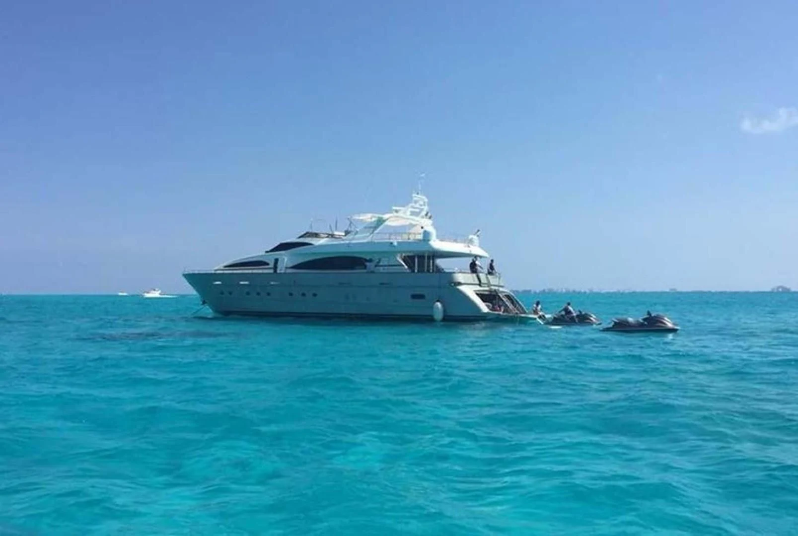 a boat in the water aboard EL CAPRICHO Yacht for Sale