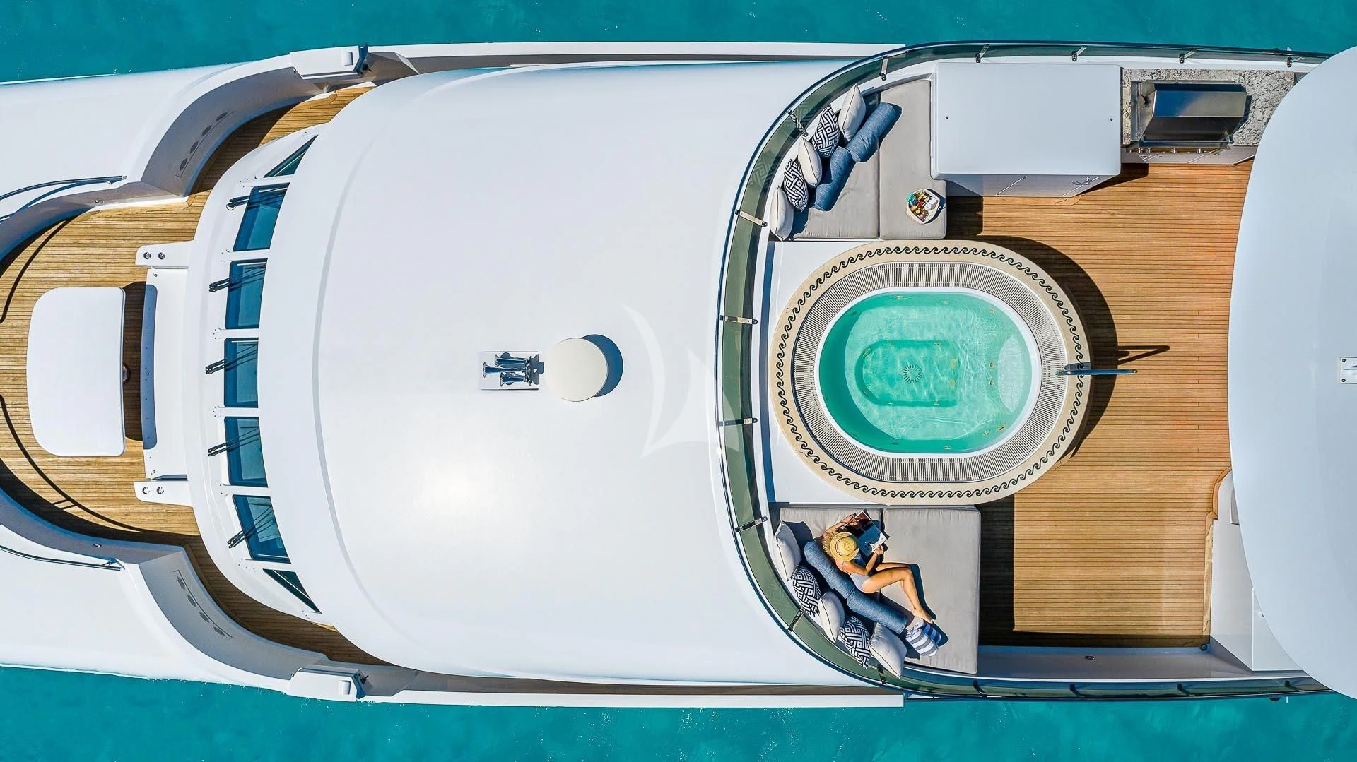 diagram aboard AMORE Yacht for Charter