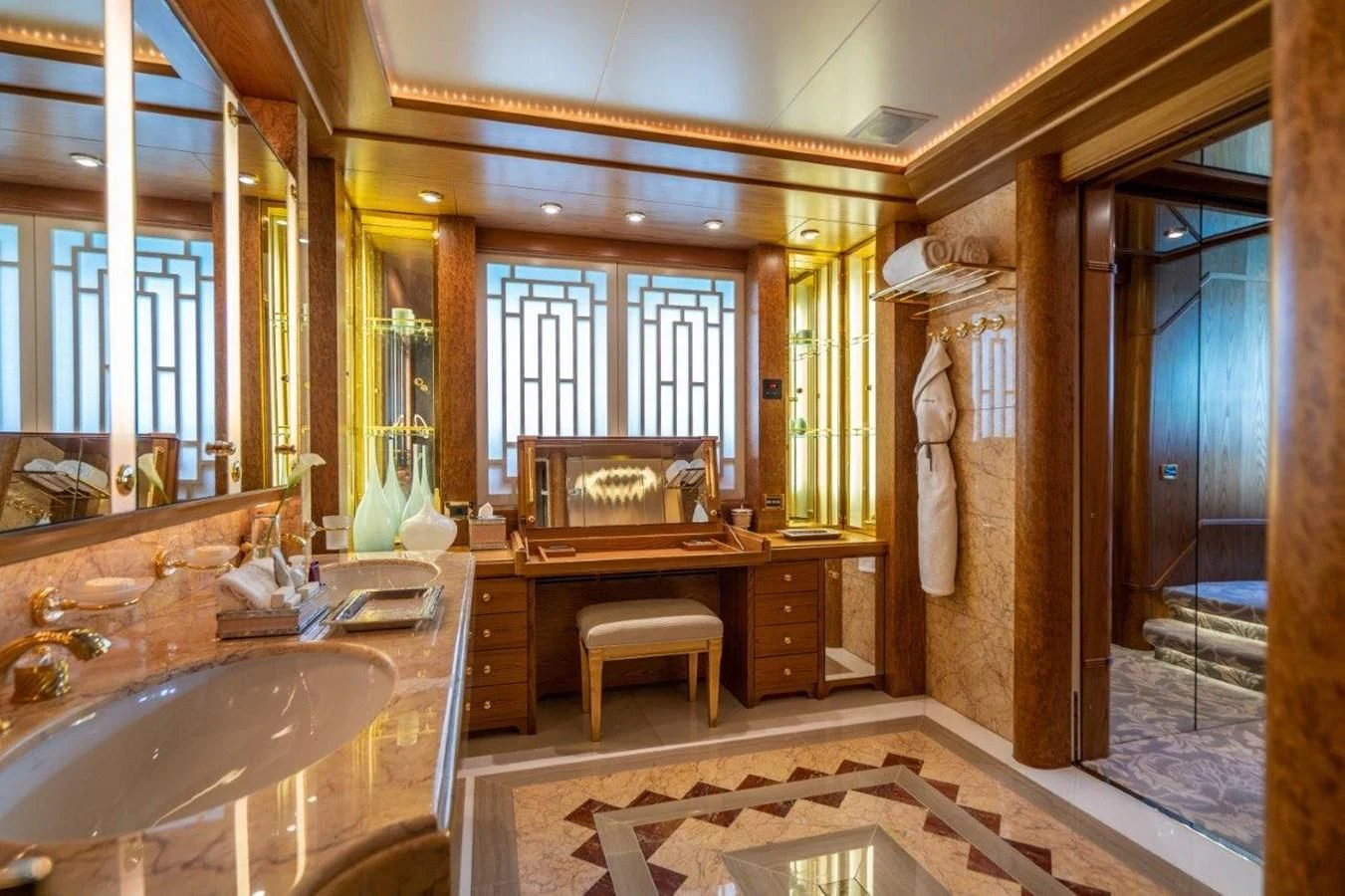 a bathroom with a large tub aboard VIBRANCE Yacht for Sale