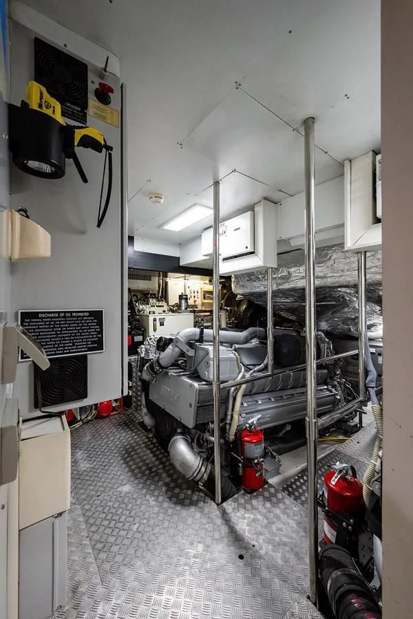 a room with equipment and equipment aboard CLAIMS TO FAME Yacht for Sale