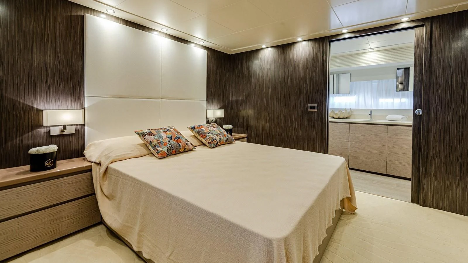 a hotel room with a bed aboard T9 Yacht for Sale