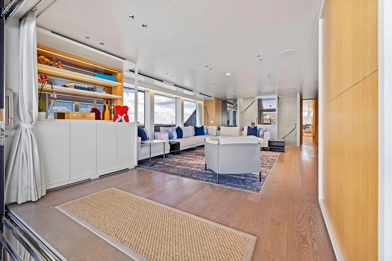 a room with a rug and a rug aboard DON'T TELL MOM Yacht for Sale