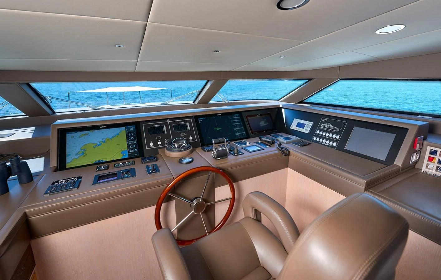 inside of an airplane aboard 2011 SANLORENZO SD92 FLYBRIDGE Yacht for Sale