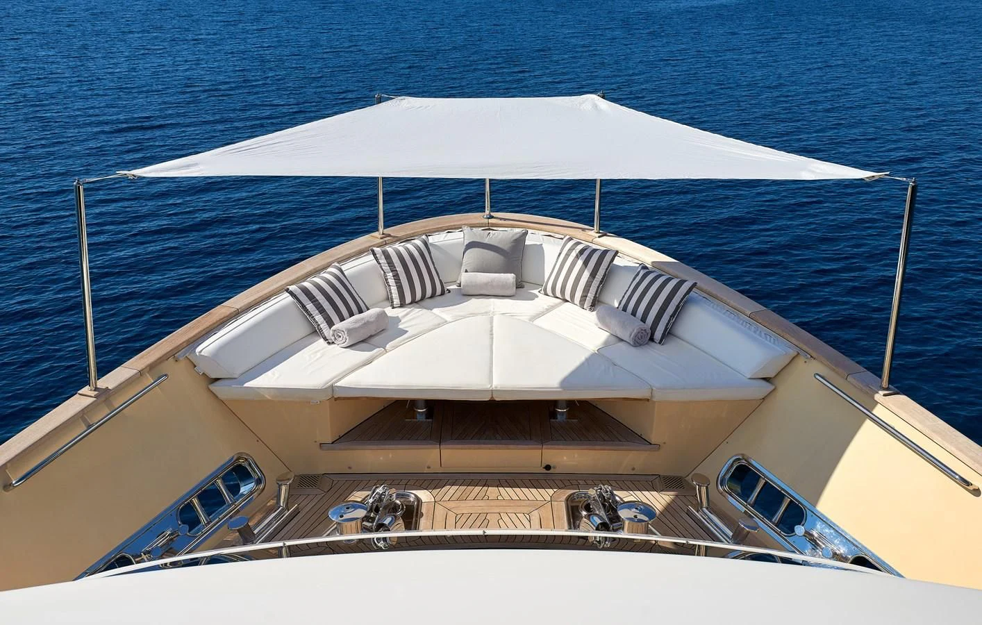 a large white boat on the water aboard 2011 SANLORENZO SD92 FLYBRIDGE Yacht for Sale