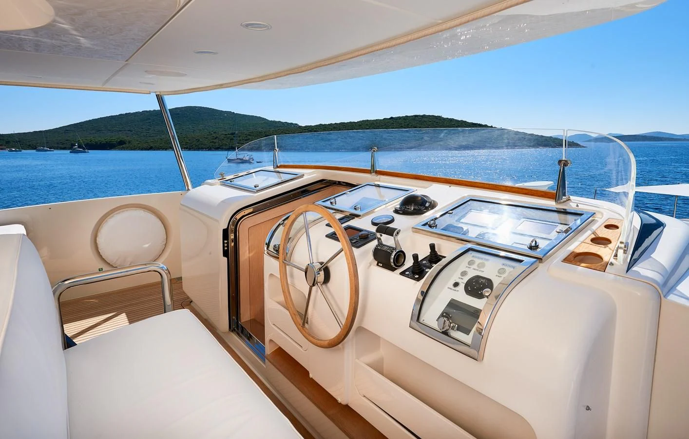 the inside of a boat aboard 2011 SANLORENZO SD92 FLYBRIDGE Yacht for Sale