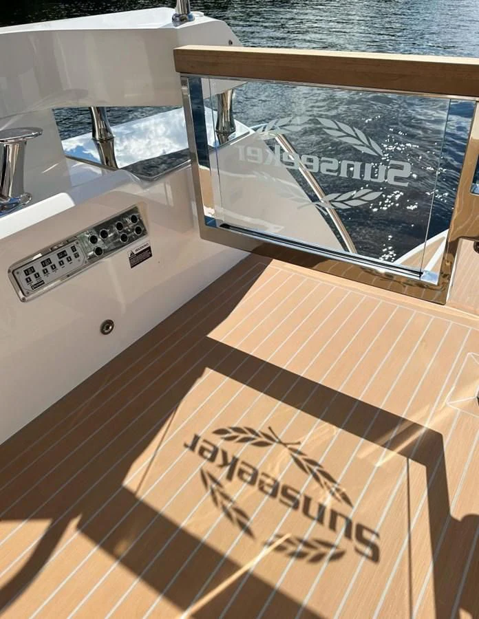 graphical user interface aboard 88 YACHT Yacht for Sale
