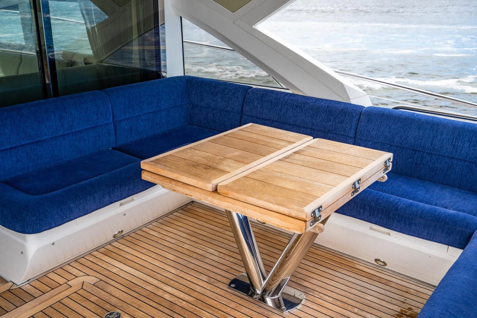 a wooden bench on a deck aboard SUBMARINO Yacht for Sale