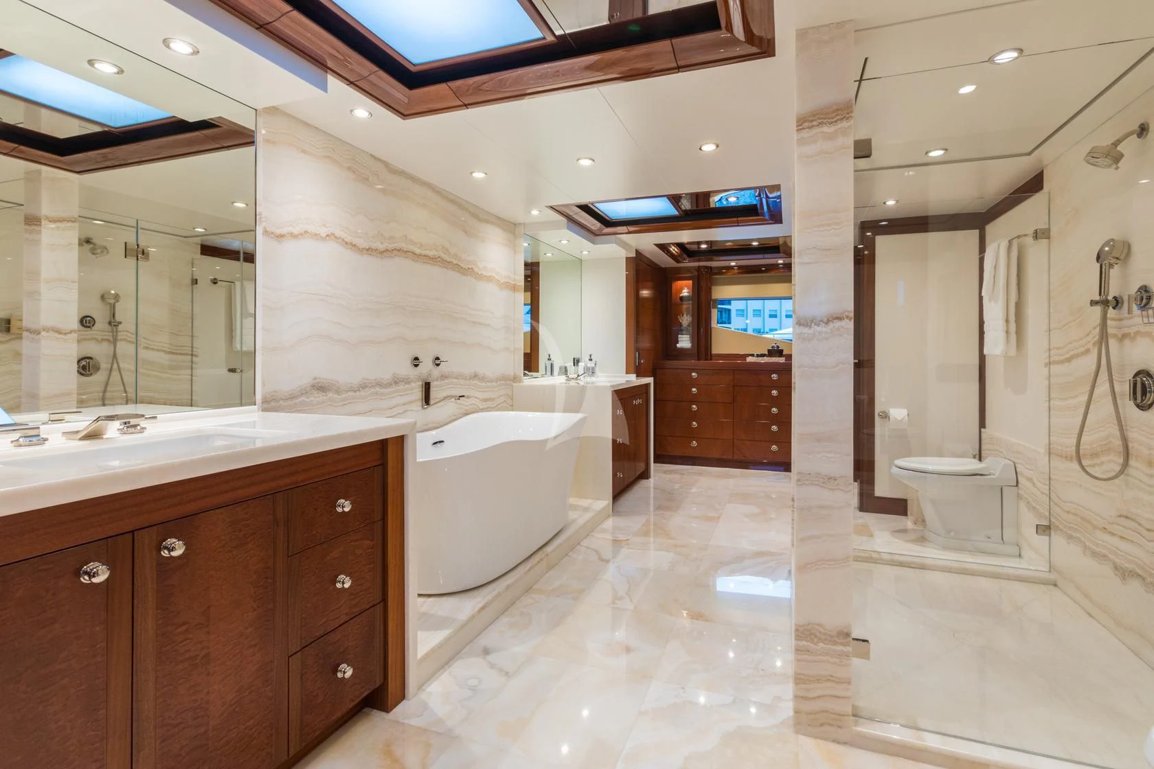 a bathroom with a large tub aboard CHASING DAYLIGHT Yacht for Sale