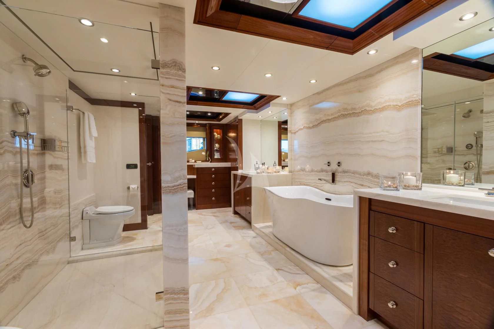 a bathroom with a large tub aboard CHASING DAYLIGHT Yacht for Sale