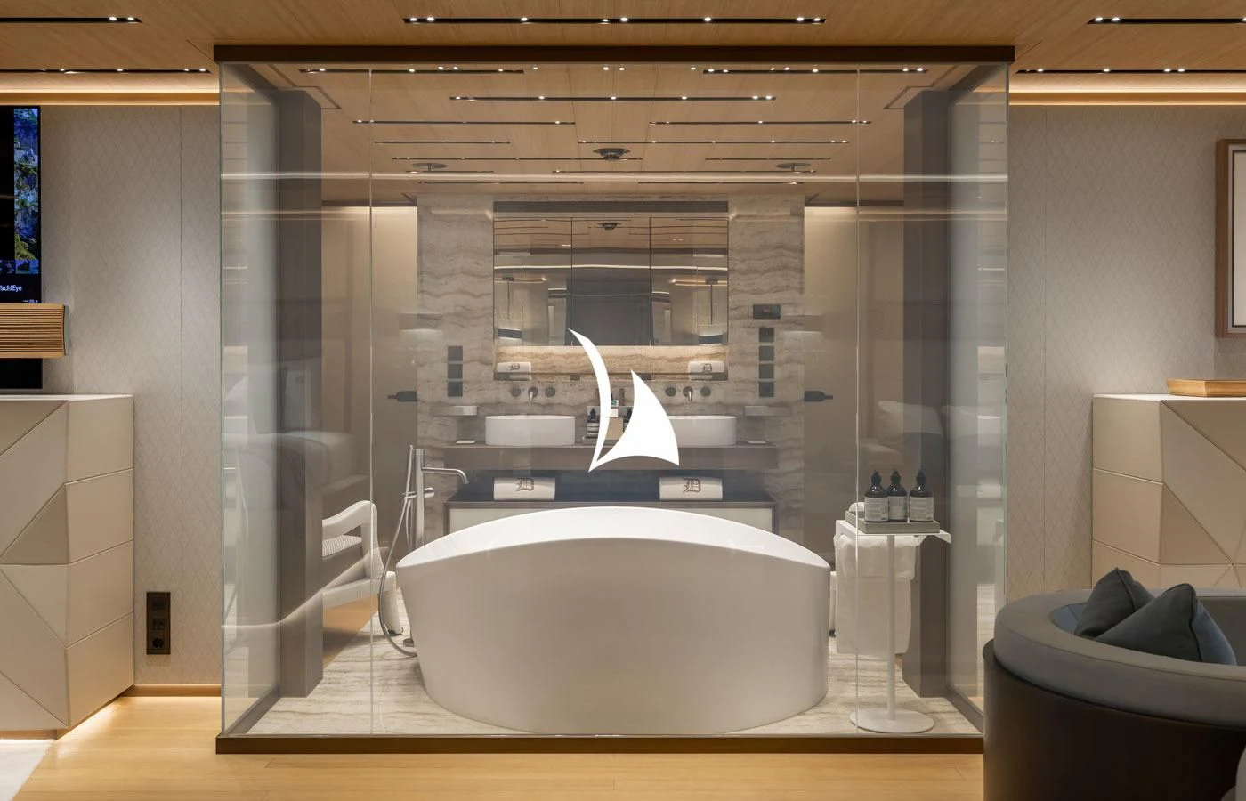 a large white bathtub in a room aboard LA DATCHA Yacht for Sale
