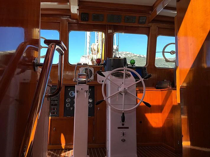inside of a vehicle aboard FEI-SEEN Yacht for Sale