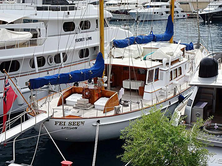 a group of boats docked aboard FEI-SEEN Yacht for Sale