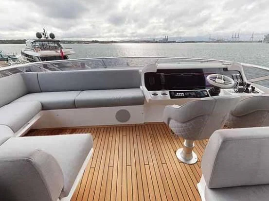 the deck of a boat aboard SUNSEEKER 88/508 Yacht for Sale