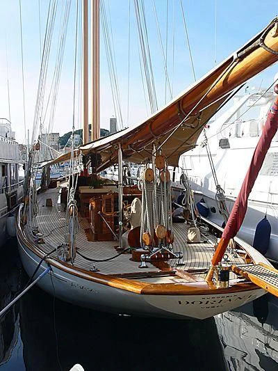 a boat with ropes aboard DORIANA Yacht for Sale