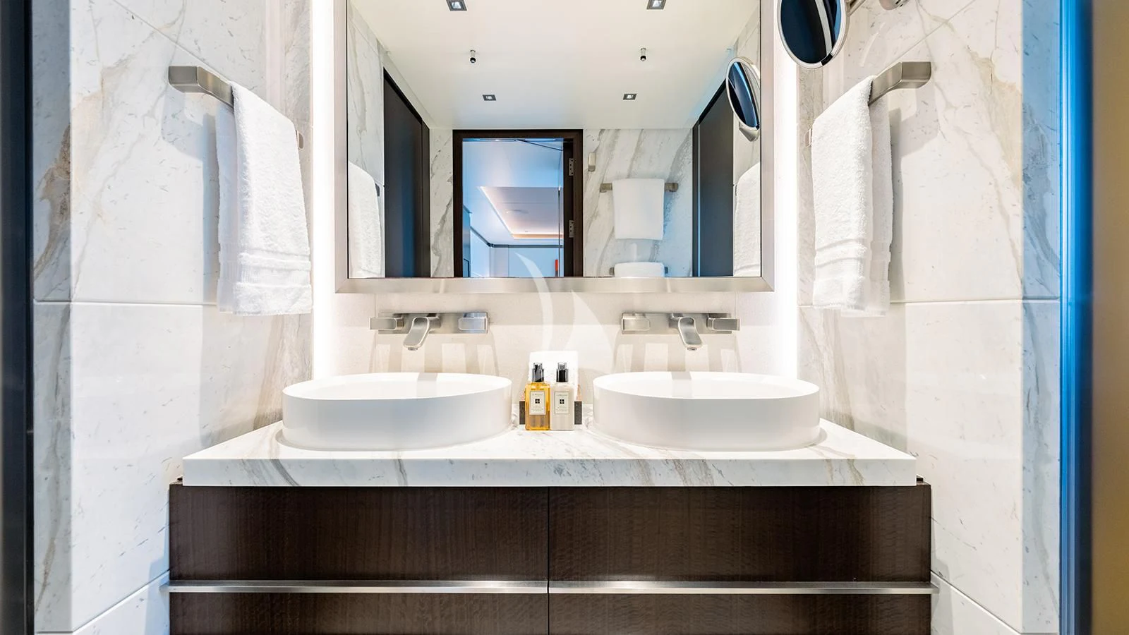 a bathroom with two sinks aboard MOSKITO Yacht for Sale