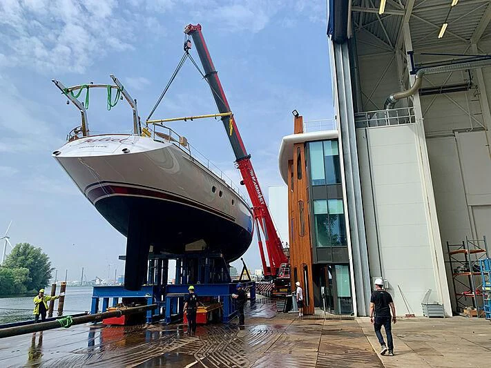 a large crane on a building aboard JULIET Yacht for Sale