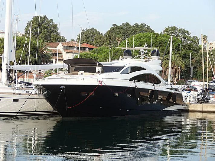 a group of boats are parked in a harbor aboard JUNE W Yacht for Sale