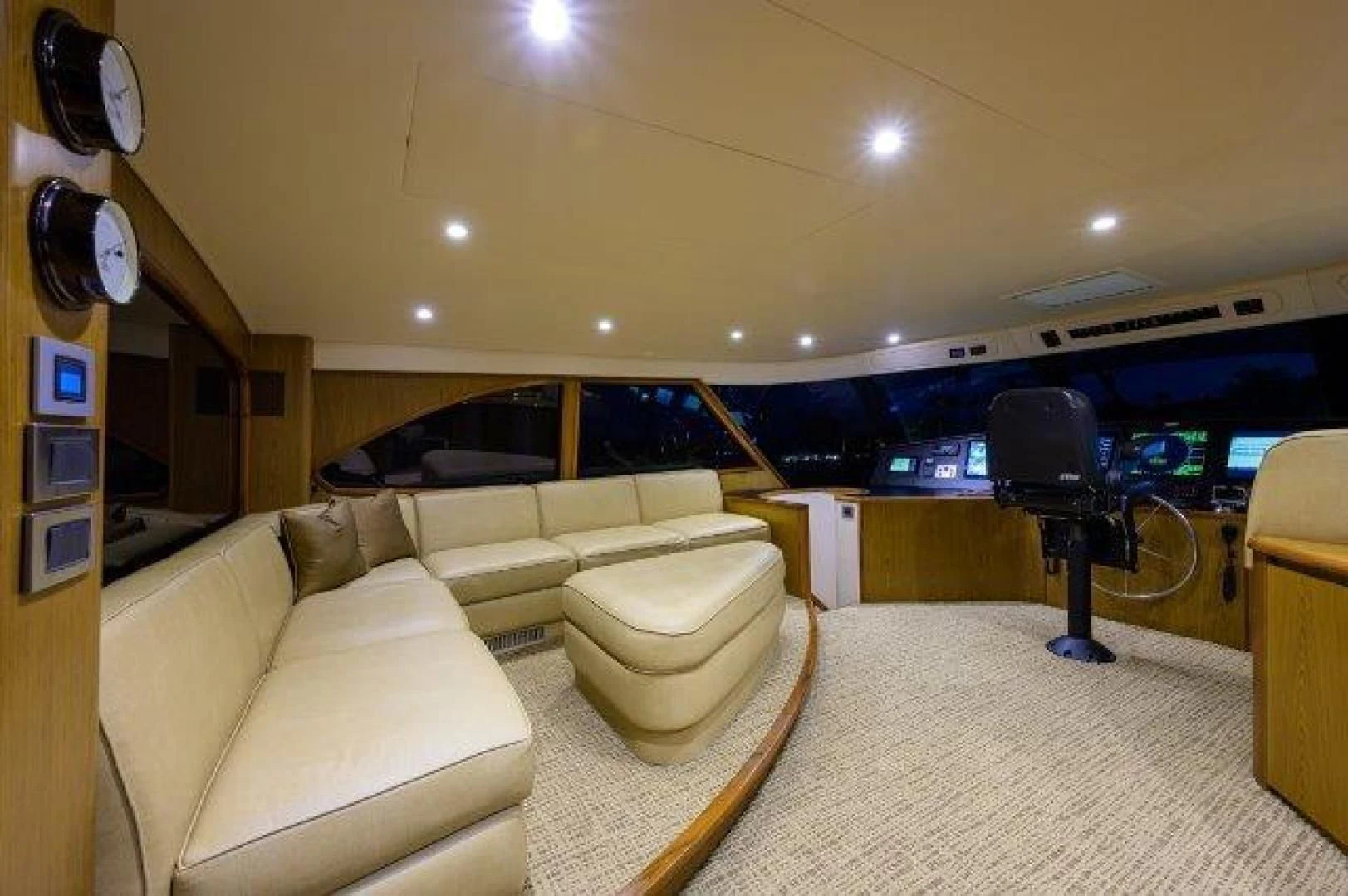 a living room with a large mirror aboard LITTLE AUDREY Yacht for Sale