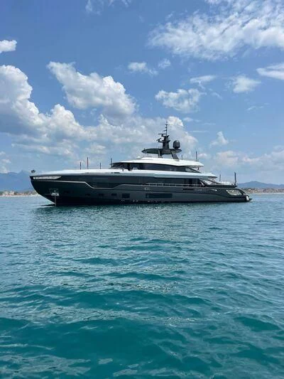 a boat in the water aboard R.DARENBEN Yacht for Sale