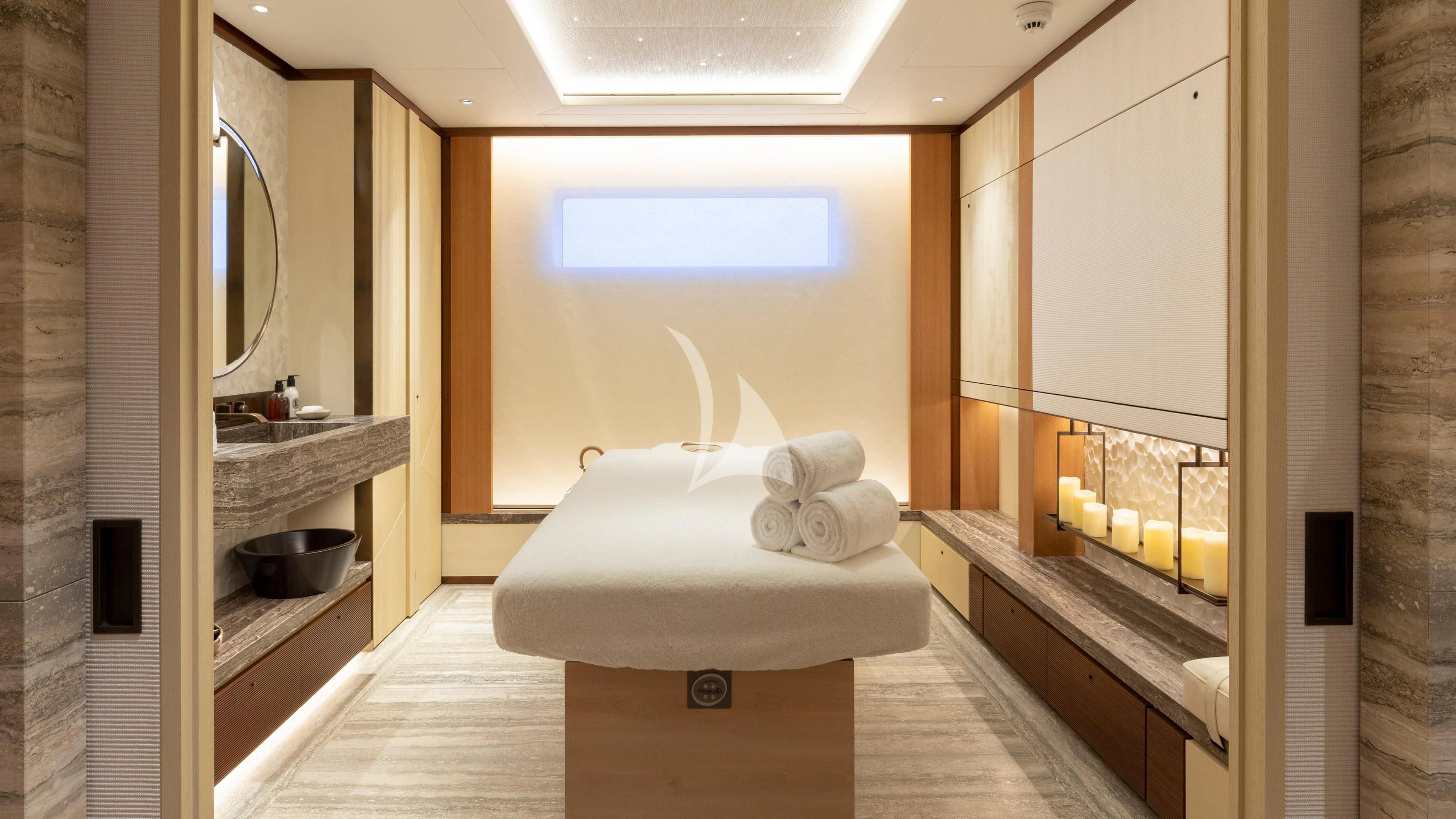 a bathroom with a large tub aboard LUNASEA Yacht for Sale