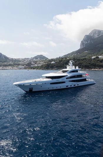 a boat in the water aboard VOLPINI 2 Yacht for Sale